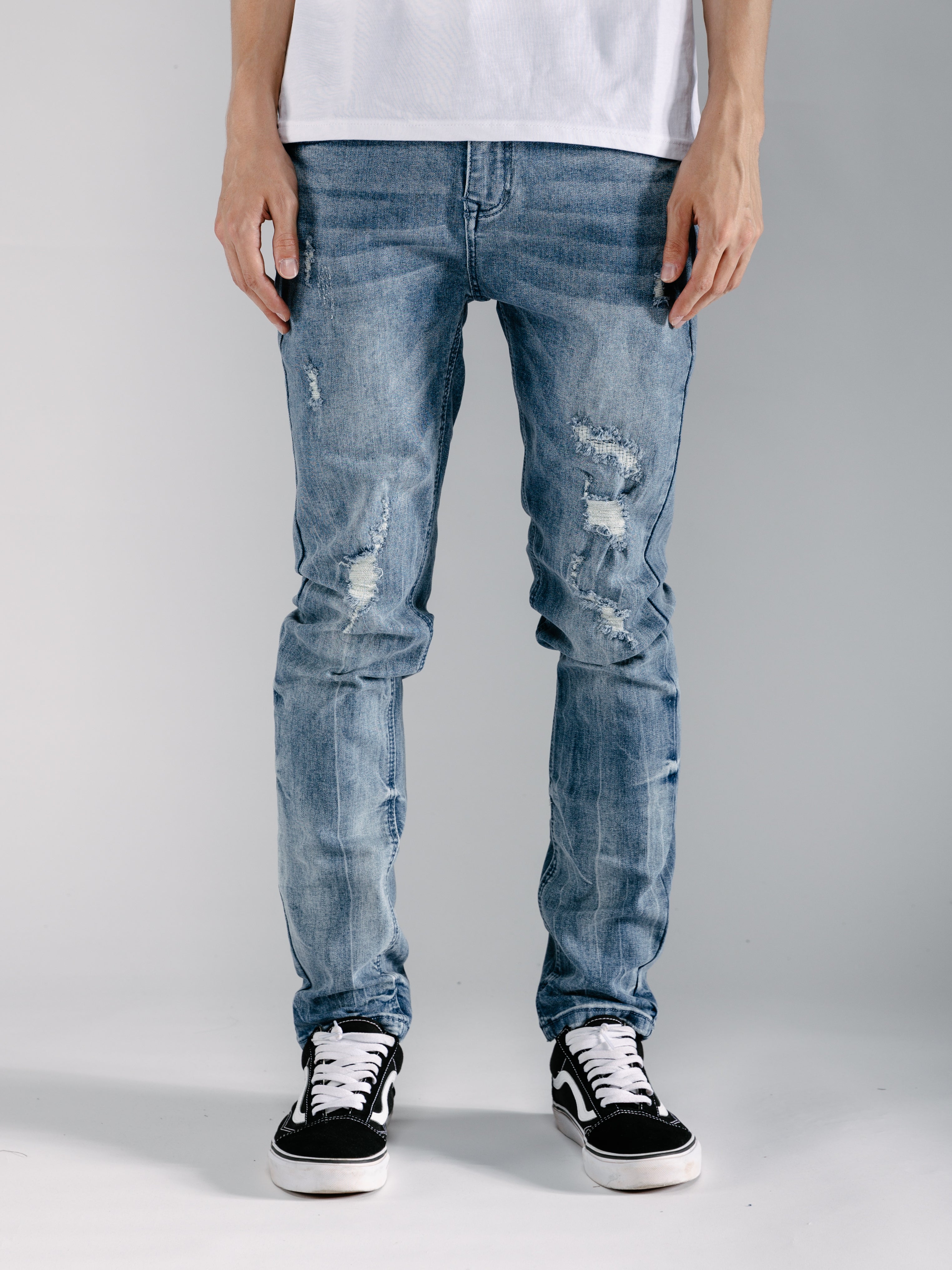 8 Men’s T-Shirt And Jeans Outfit Ideas That Never Fail - XIOS