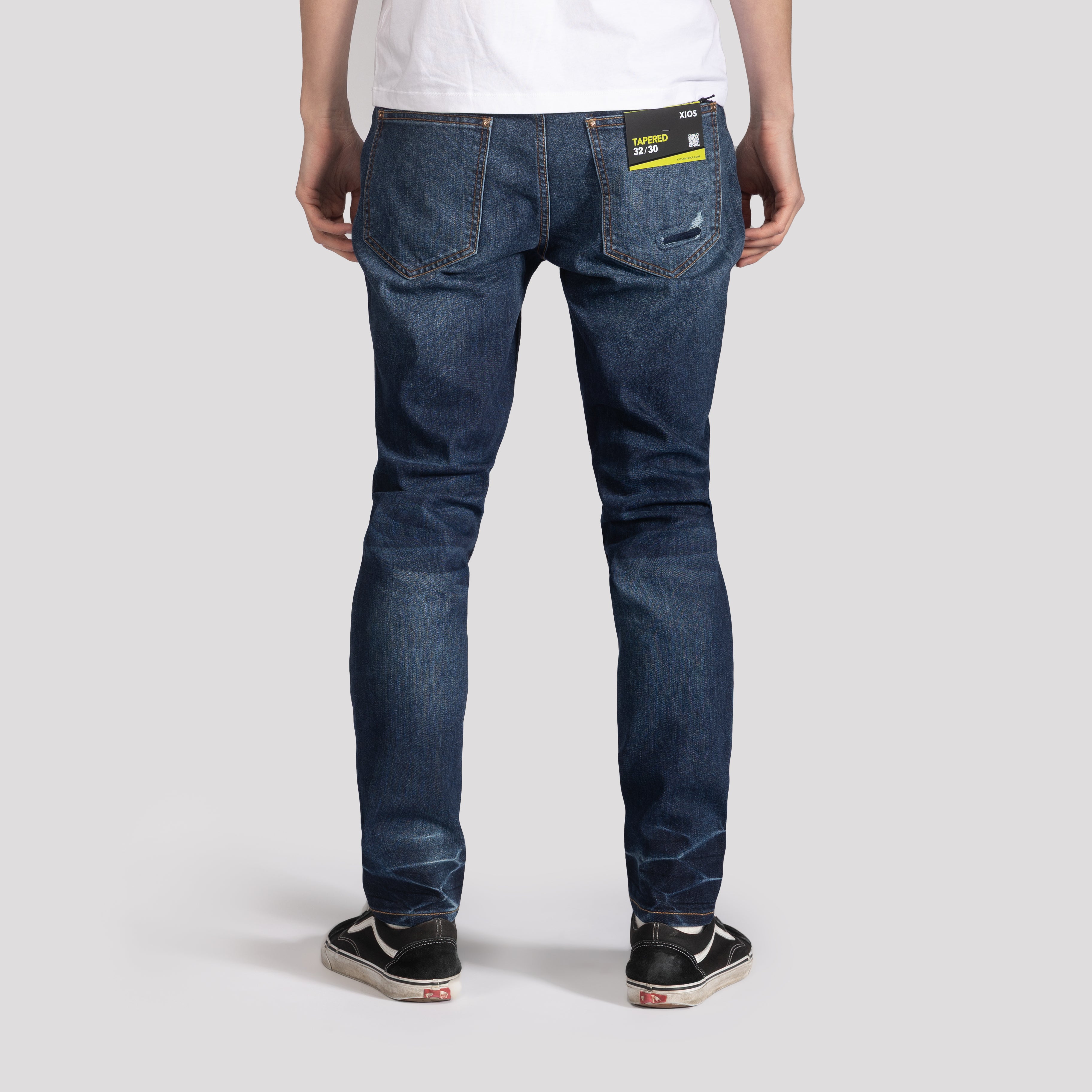 Lightly Ripped Tapered Jeans - XIOS