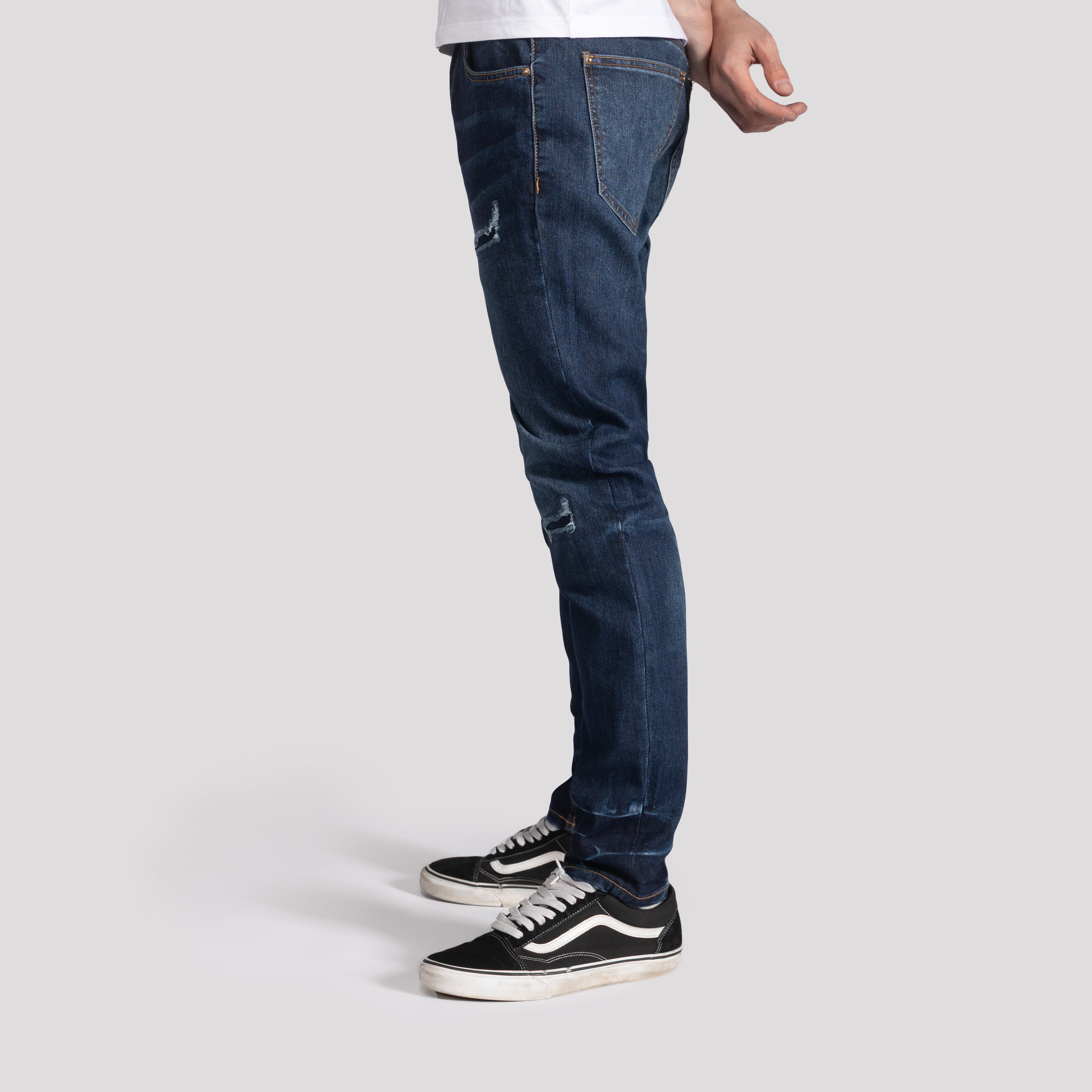 Lightly Ripped Tapered Jeans - XIOS
