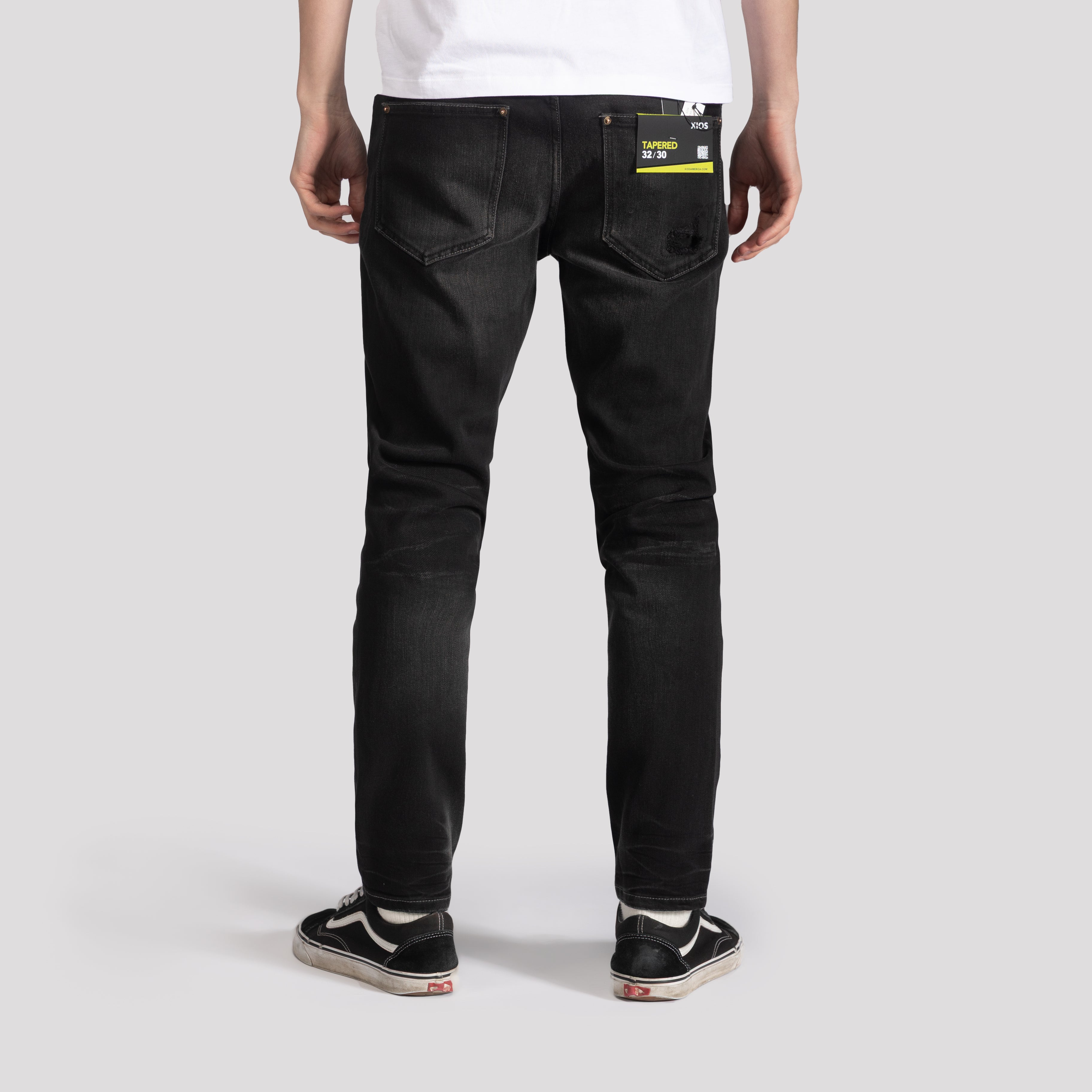 Lightly Ripped Tapered Jeans - XIOS