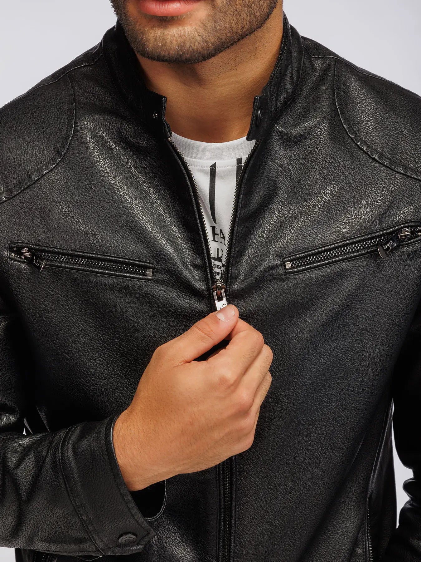 xios-america-top-fall2023-leatherette-jacket-XISP3JP67-black2