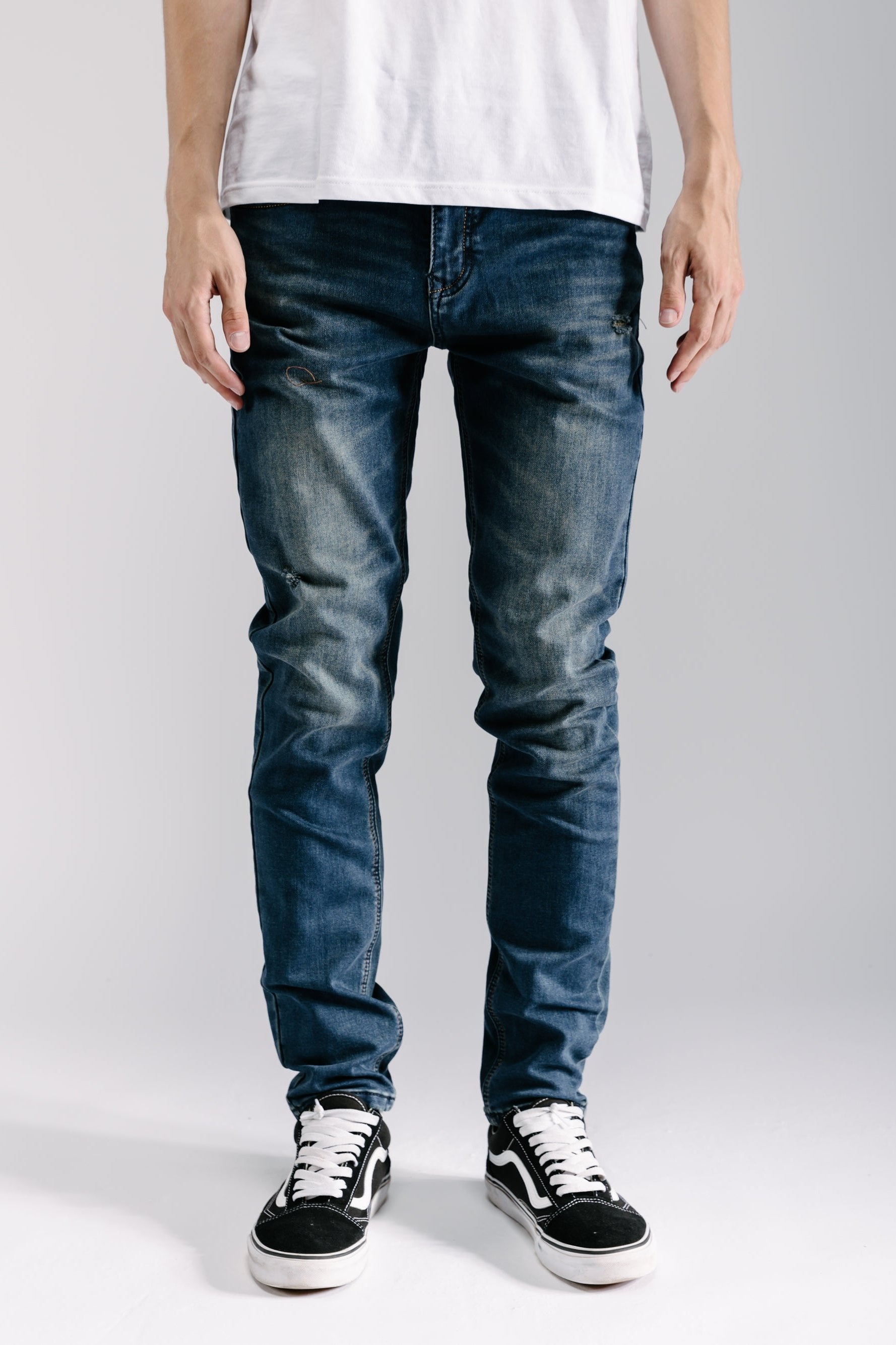 Tapered Fit Jeans