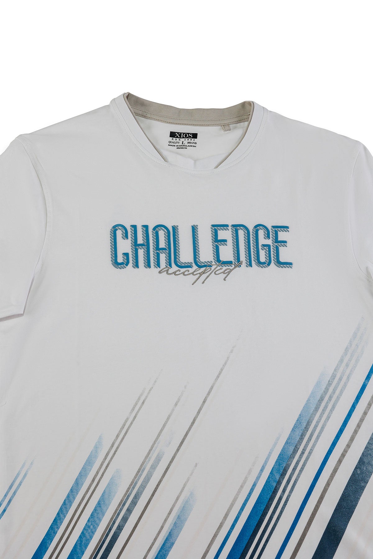 Camiseta con gráfico "Desafío aceptado"