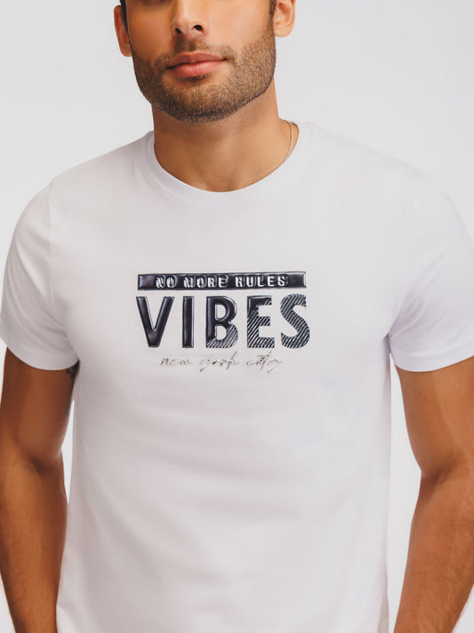 Camiseta gráfica "No More Rules Vibes"