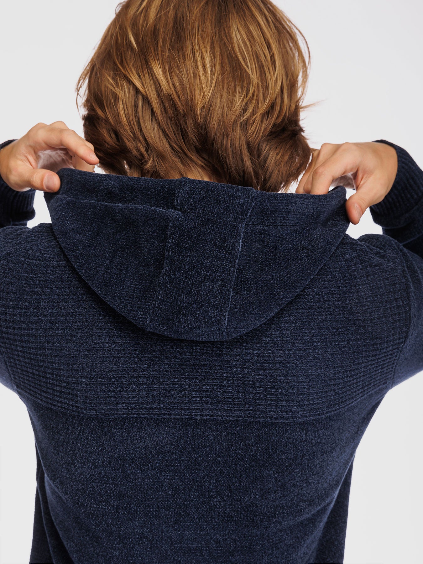 Sudadera con capucha y cremallera 